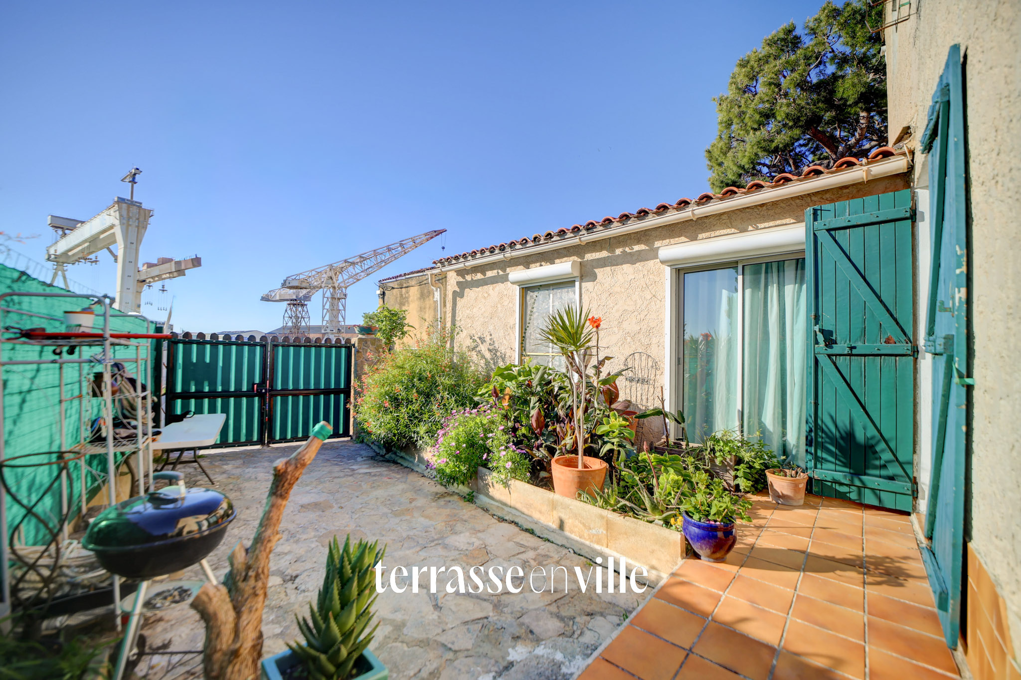RARE - LA CIOTAT - MAISON DE VILLE - VUE MER - JARDIN - CHANTIER NAVAL - T4