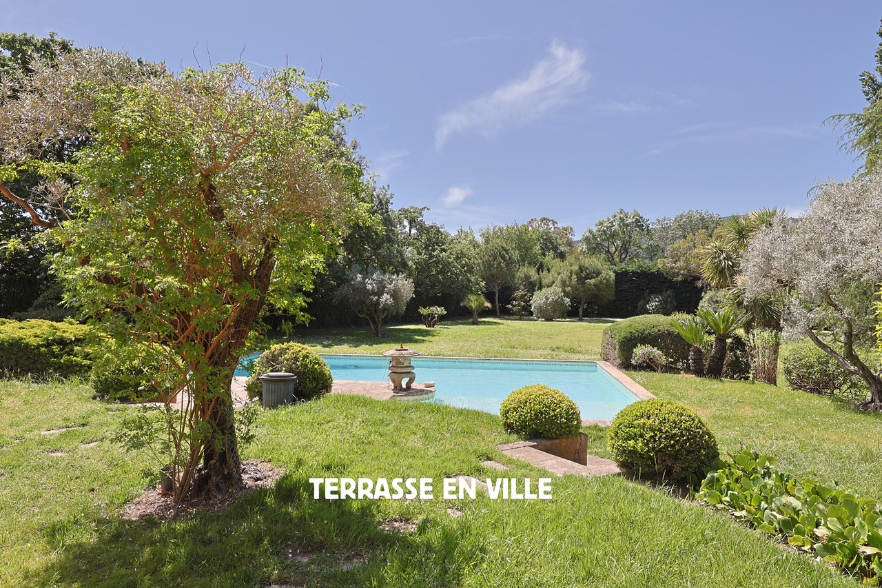 Hyères - Maison 217m2 - Parc 16000m2 - Piscine