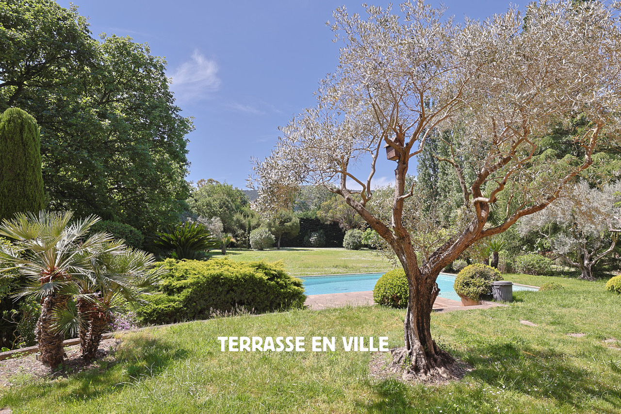 Hyères - Maison 217m2 - Parc 16000m2 - Piscine