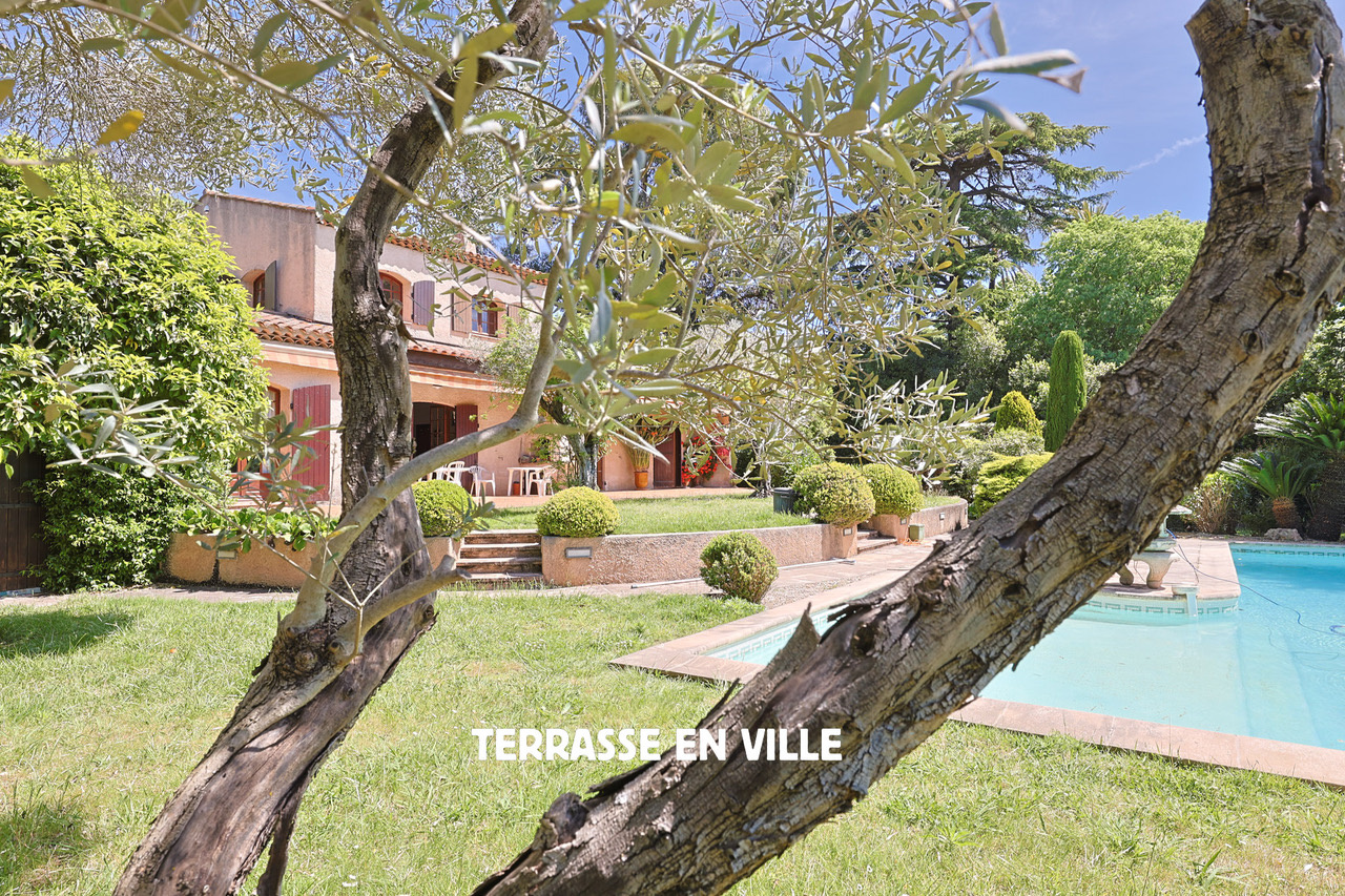 Hyères - Maison 217m2 - Parc 16000m2 - Piscine