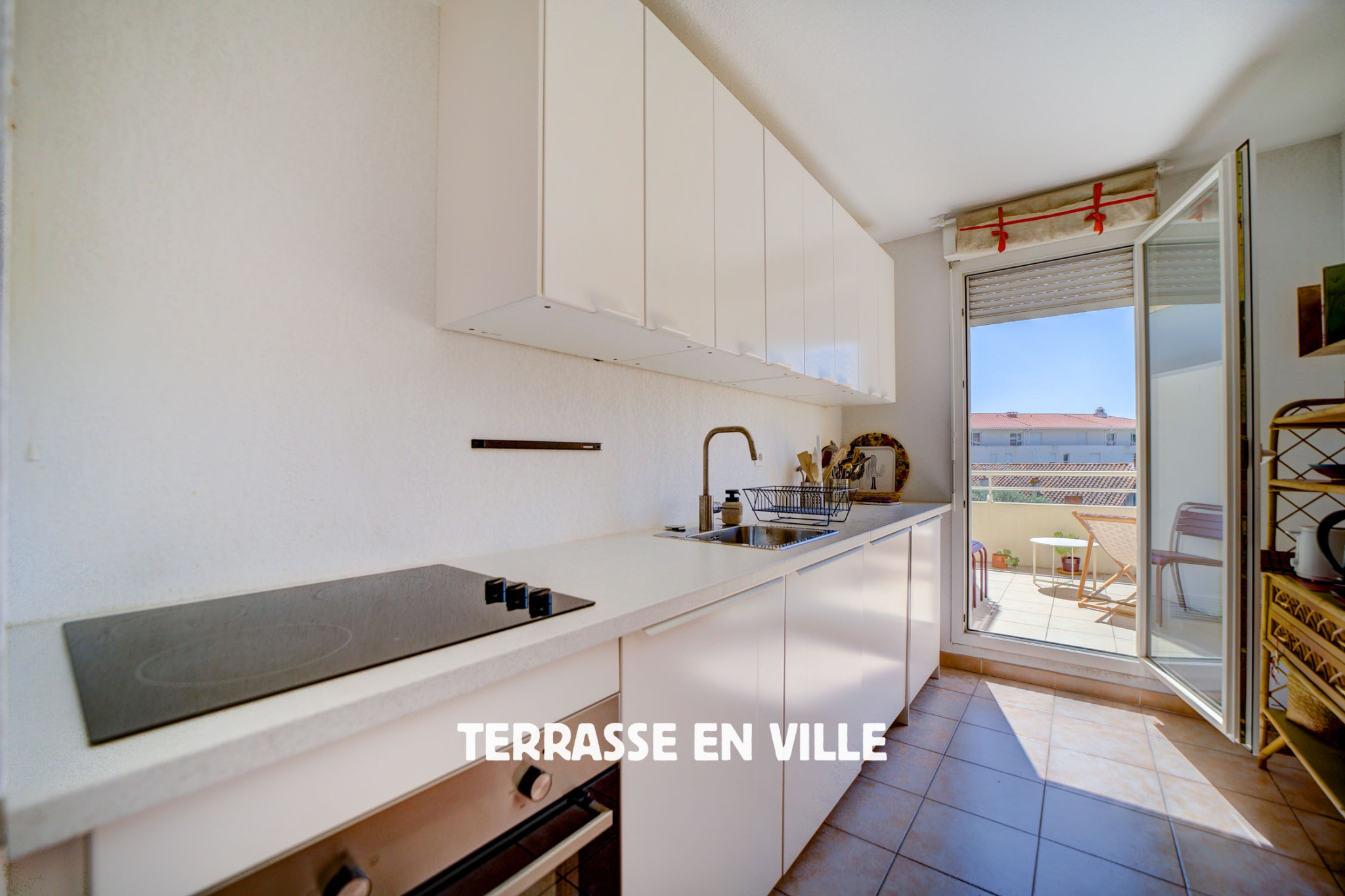 LA CIOTAT - COEUR DE VILLE - APPARTEMENT T3 67m2 - TERRASSE - PARKING PRIVÉ
