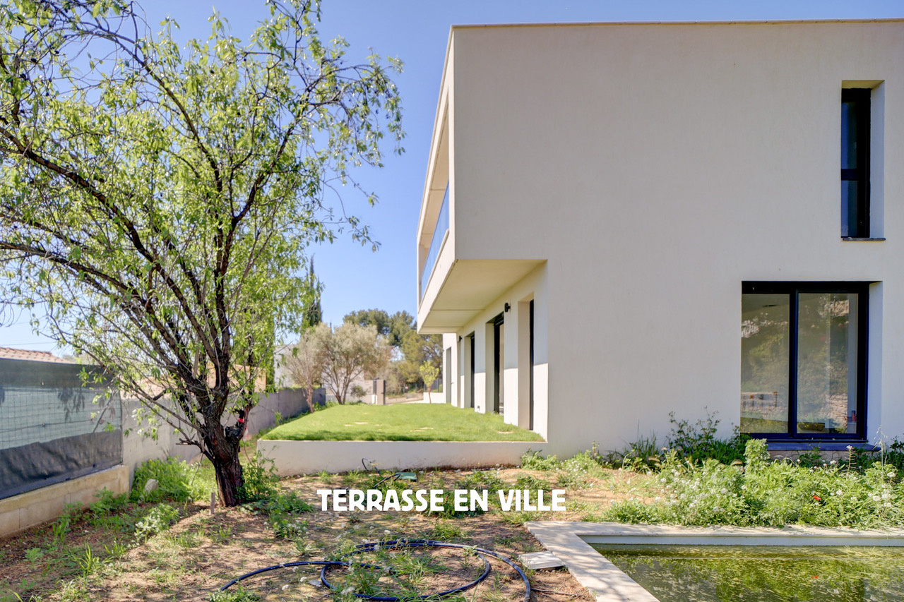 VILLA CONTEMPORAINE T4/5 - 150M2 - PETITE VUE MER - TERRAIN 830M2 - PISCINE - 996 000€