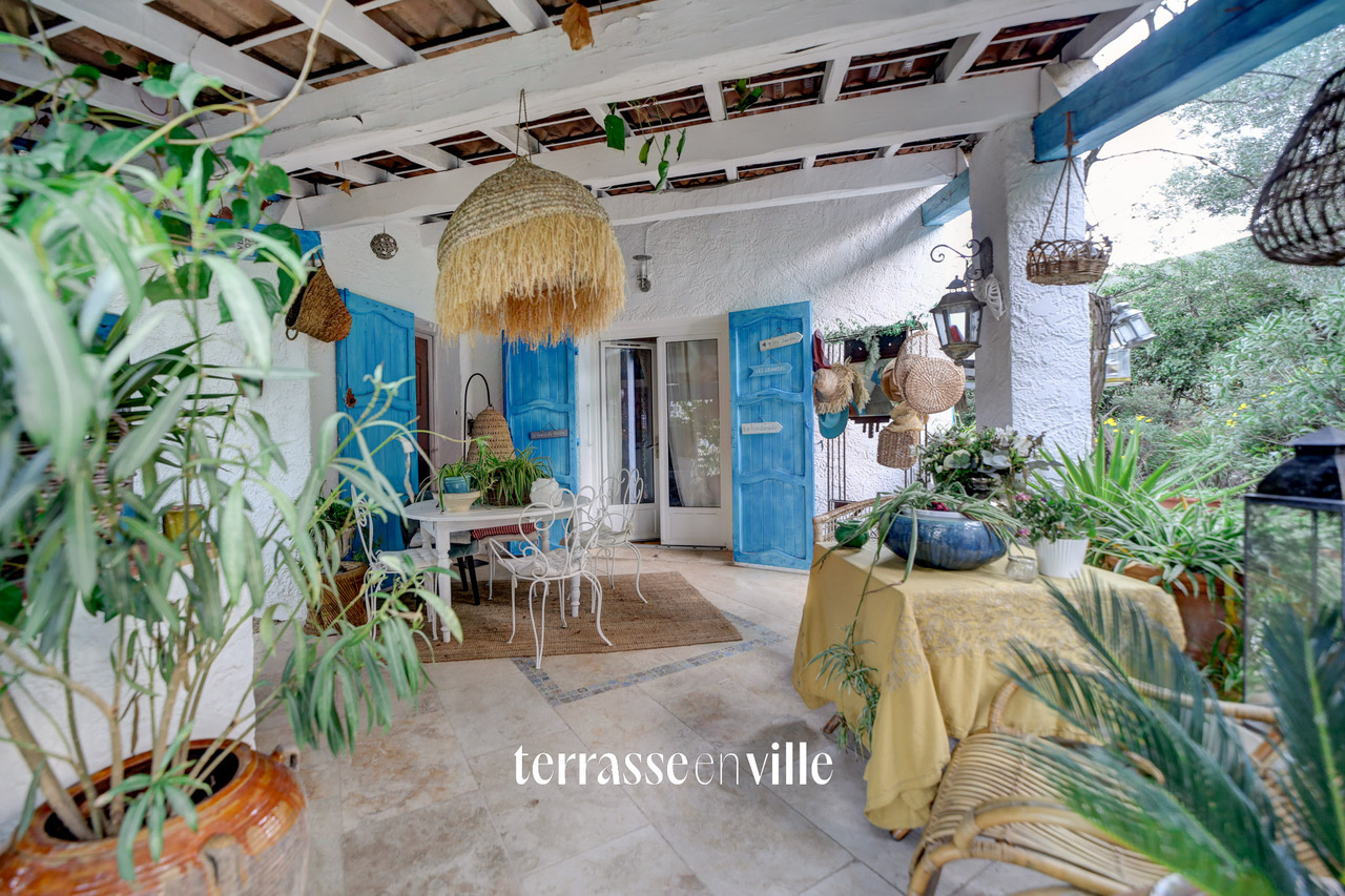 Maison provençale typique à Ceyrestre Grand jardin et piscine