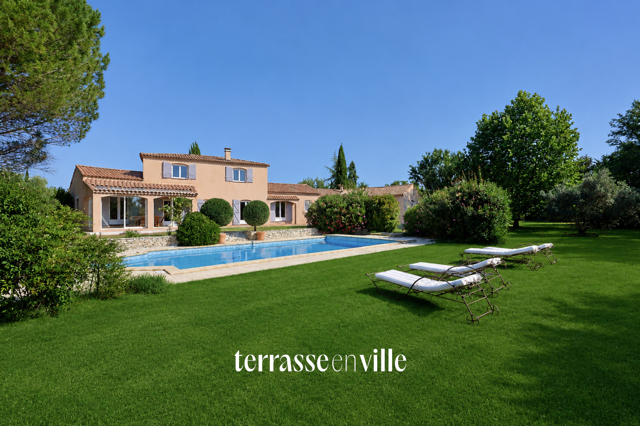 PUYRICARD - MAISON PISCINE - DEPENDANCE - JARDIN 4000 M2 - 1 149 000 €