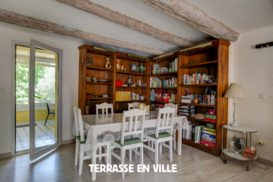 PÉLISSANNE - T 5/6 - MAISON-DE-VILLE 207M2 - JARDIN - 499 000 €