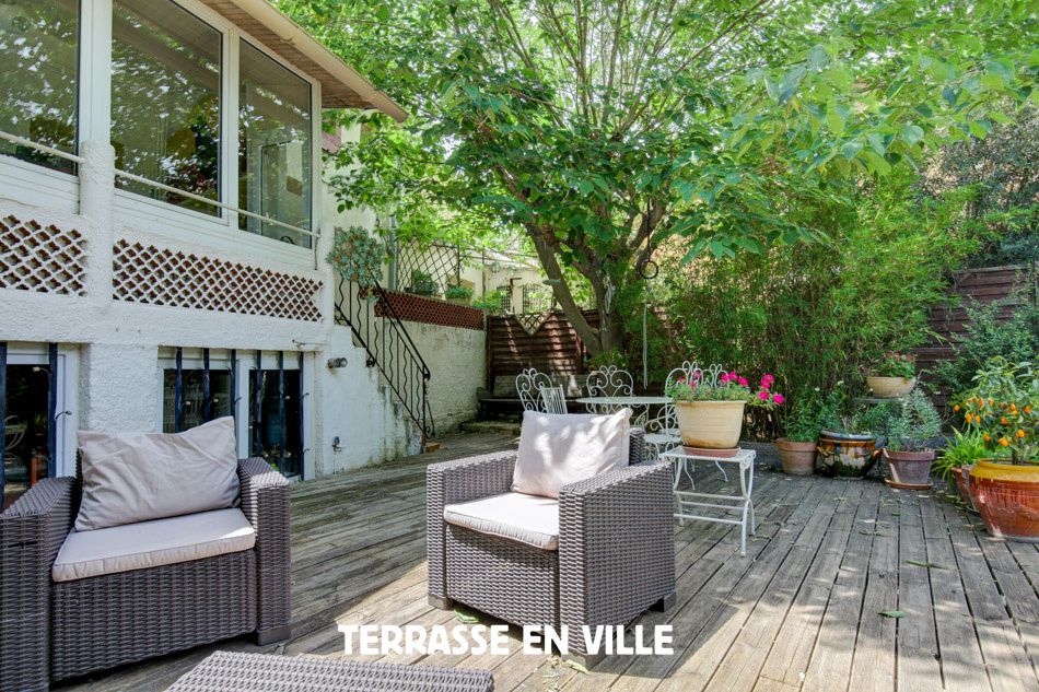 PÉLISSANNE - T 5/6 - MAISON-DE-VILLE 207M2 - JARDIN - 499 000 €