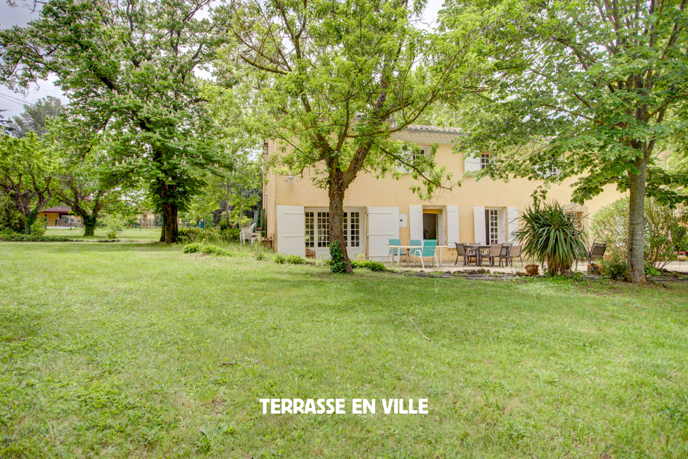 AIX-EN-PROVENCE - MAS ANCIEN - 250 m2 JARDIN - 987 000 €