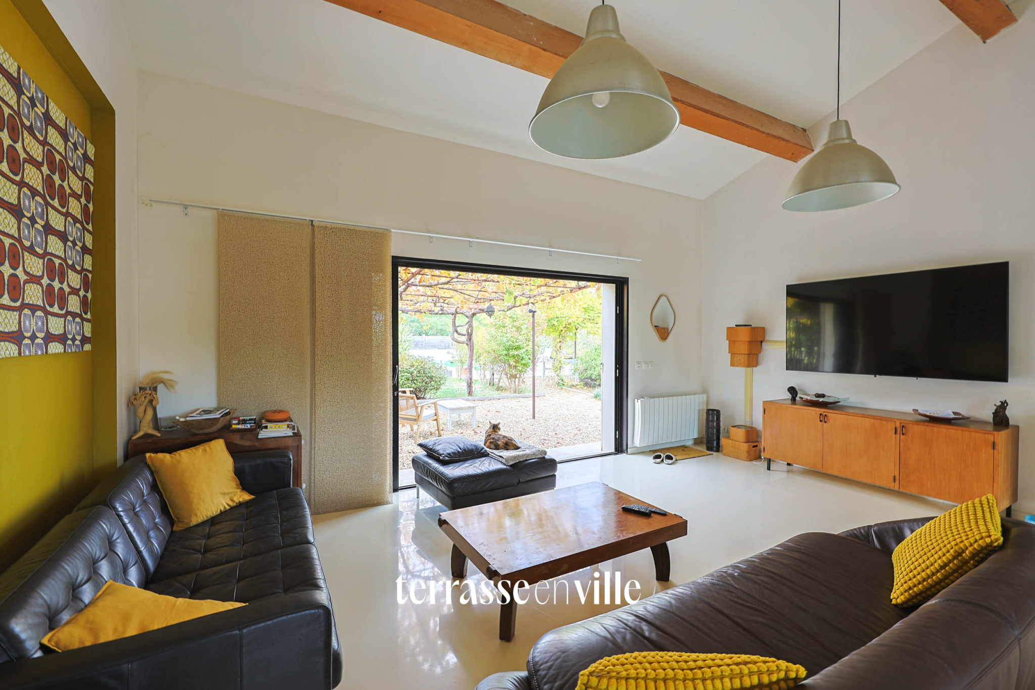 SIMIANE-COLLONGUE — PROPRIÉTÉ D'EXCEPTION — 250 M2 — TERRAIN 4 200 M2 — PISCINE— 1 190 000 €