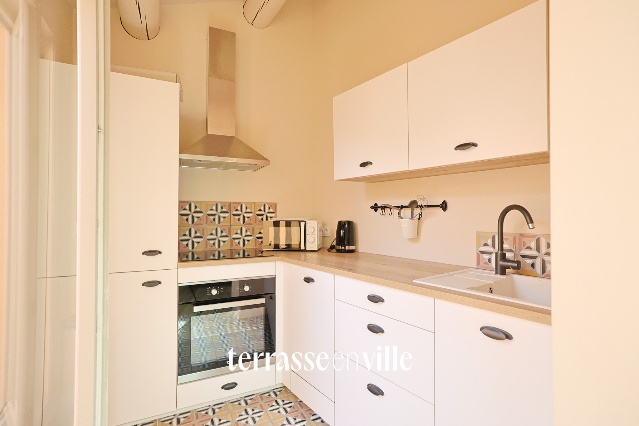 EGUILLES - MAISON DE VILLAGE - T3 TERRASSE - 330 000 €