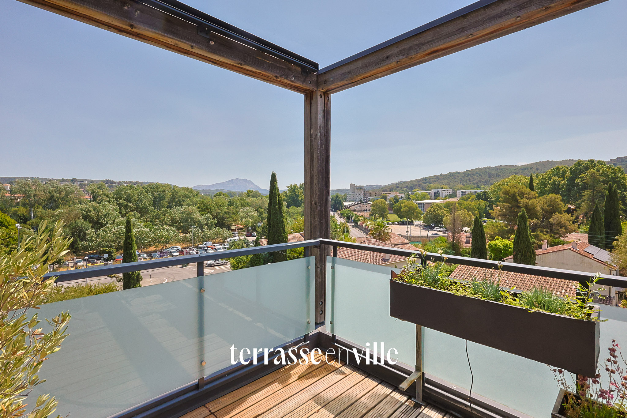 PONT DE L’ARC - ROOFTOP - T3 - 101 M2 - TERRASSE 61 M2 - 690 000 €