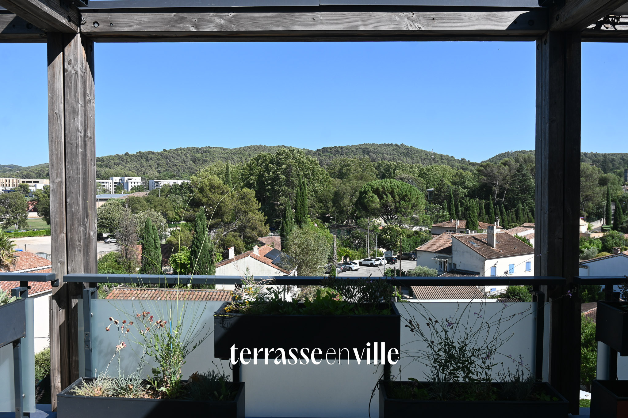 PONT DE L’ARC - ROOFTOP - T3 - 101 M2 - TERRASSE 61 M2 - 690 000 €
