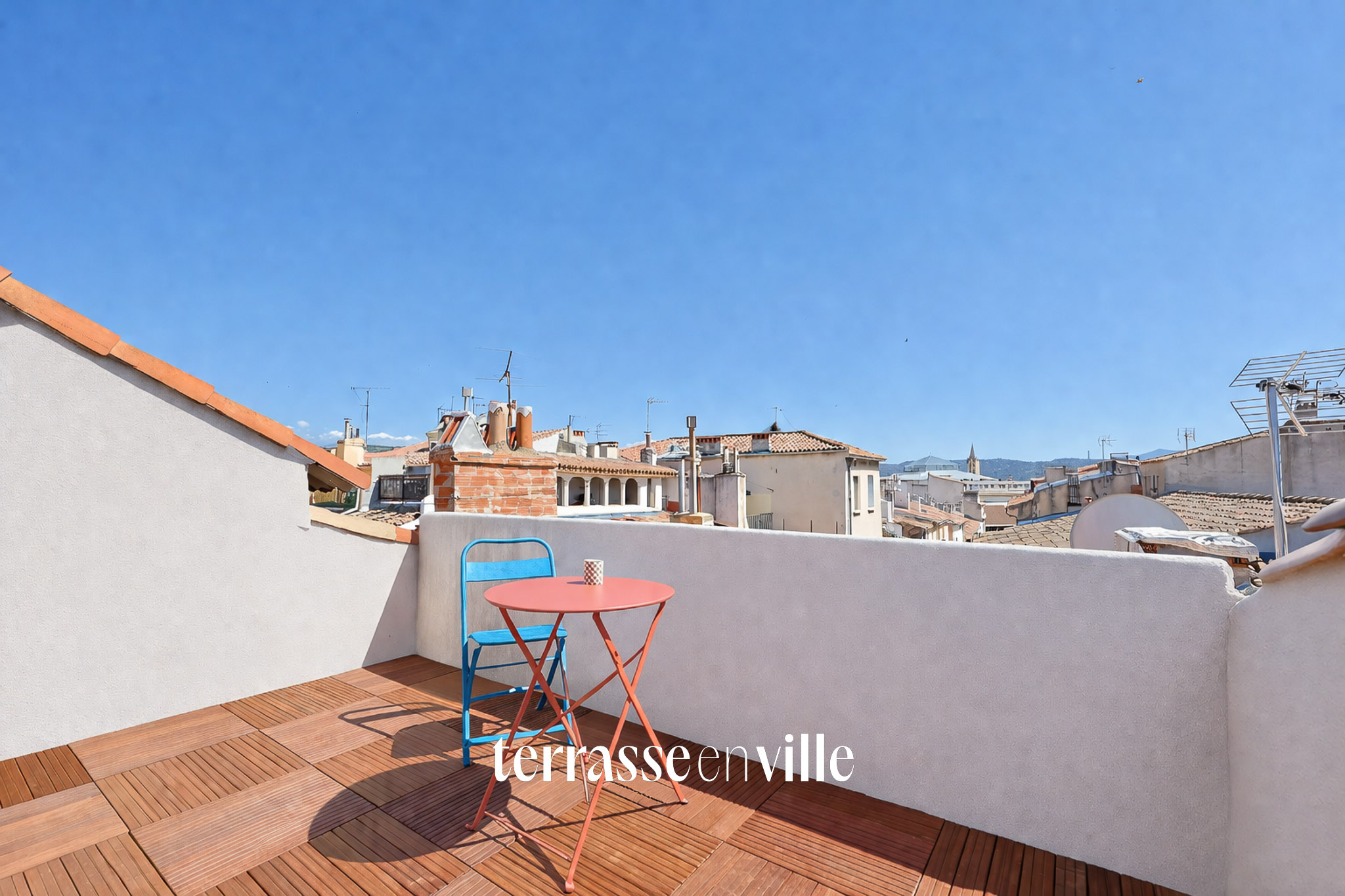 EXCLUSIVITÉ - AIX-EN-PROVENCE - CENTRE VILLE - T3 73 m2 - TERRASSE - 440 000 €