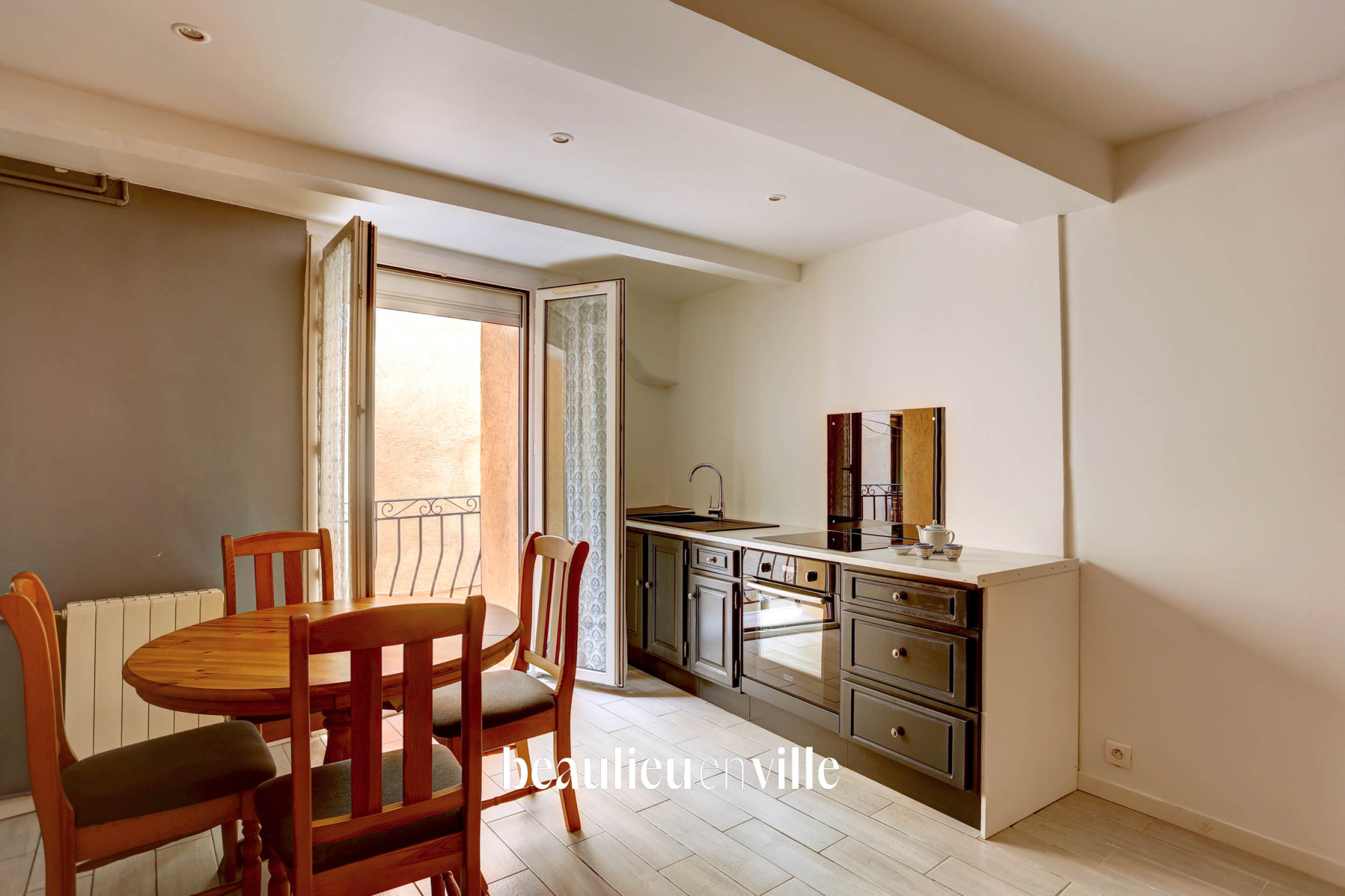 TRETS - MAISON DE VILLAGE - 3 PIÈCES - 84M2 - 210 000€
