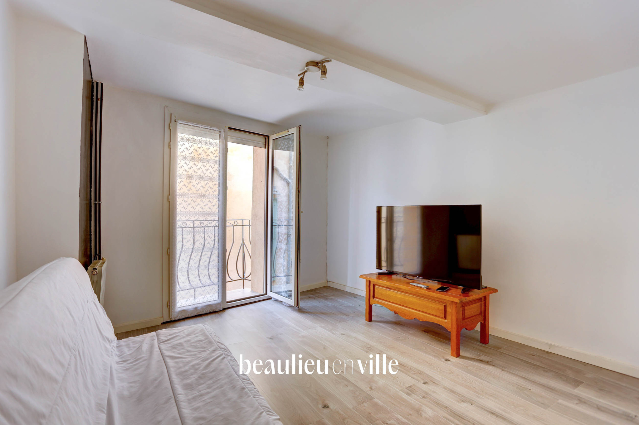 TRETS - MAISON DE VILLAGE - 3 PIÈCES - 84M2 - 210 000€