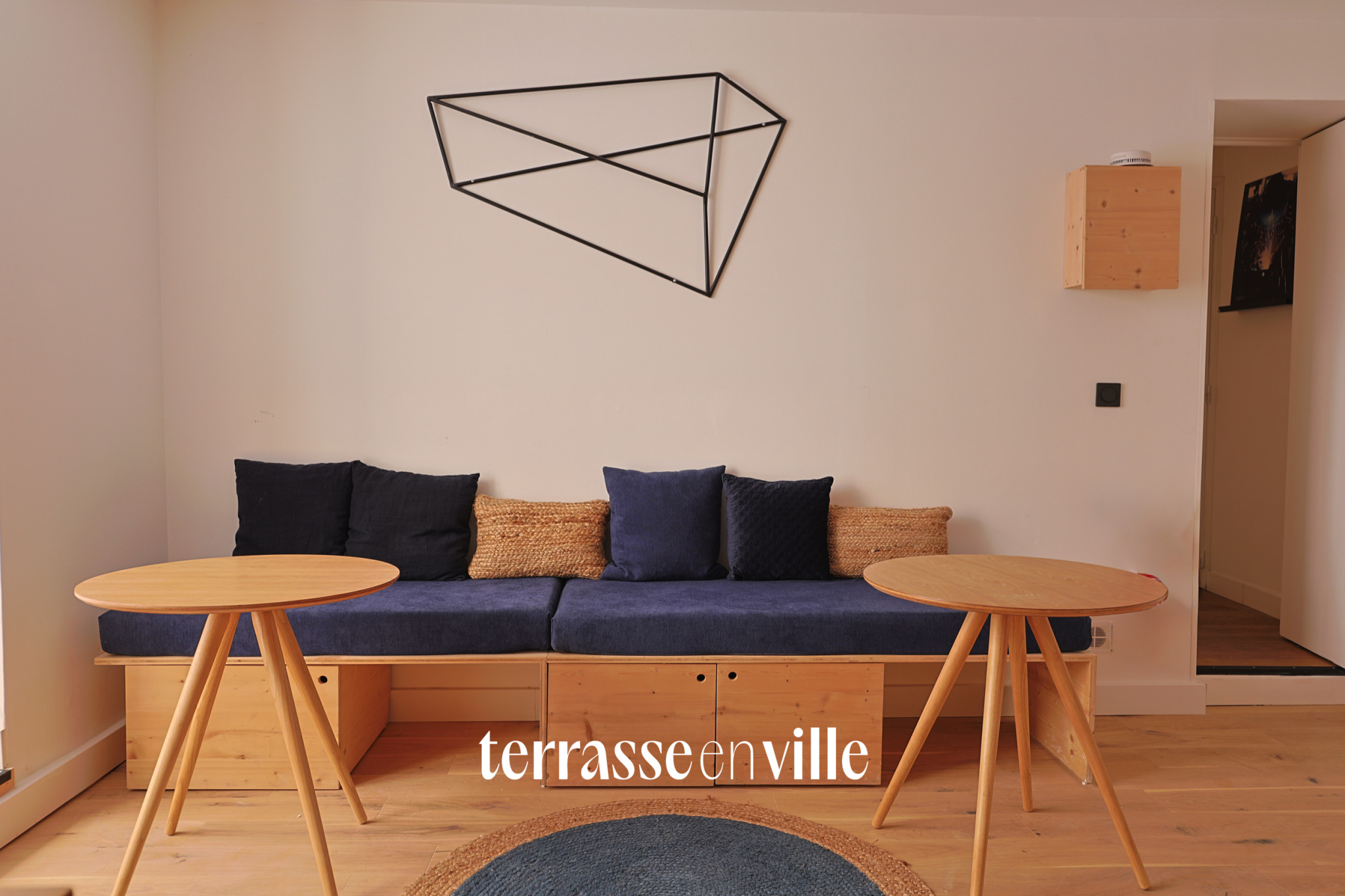 AIX-EN-PROVENCE - - CENTRE VILLE LOCAL PROFESSIONNEL - T3 52 m2 - CAVE VOUTÉE 93 m2 - 265 000 €