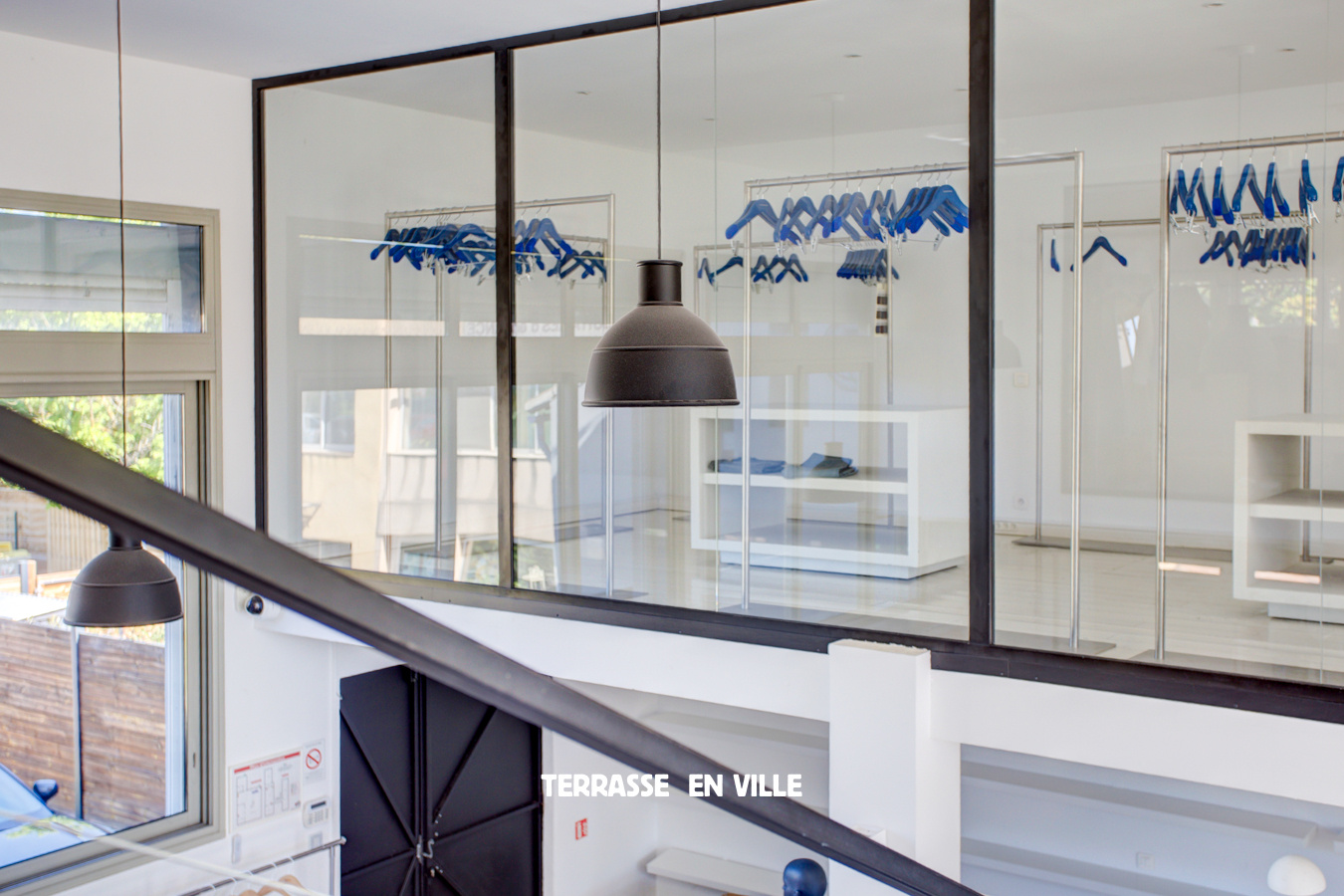 AIX-EN-PROVENCE — CELONY — ESPACE ATYPIQUE — 231 M2 — PARKING — 870 000 €
