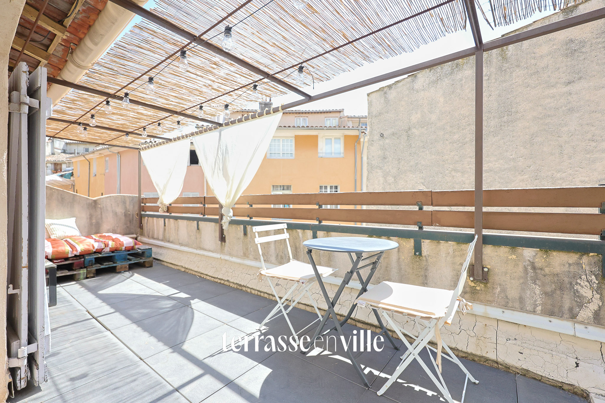 AIX EN PROVENCE - CENTRE VILLE - T2 52M2 - TERRASSE 25M2 - 390 000€