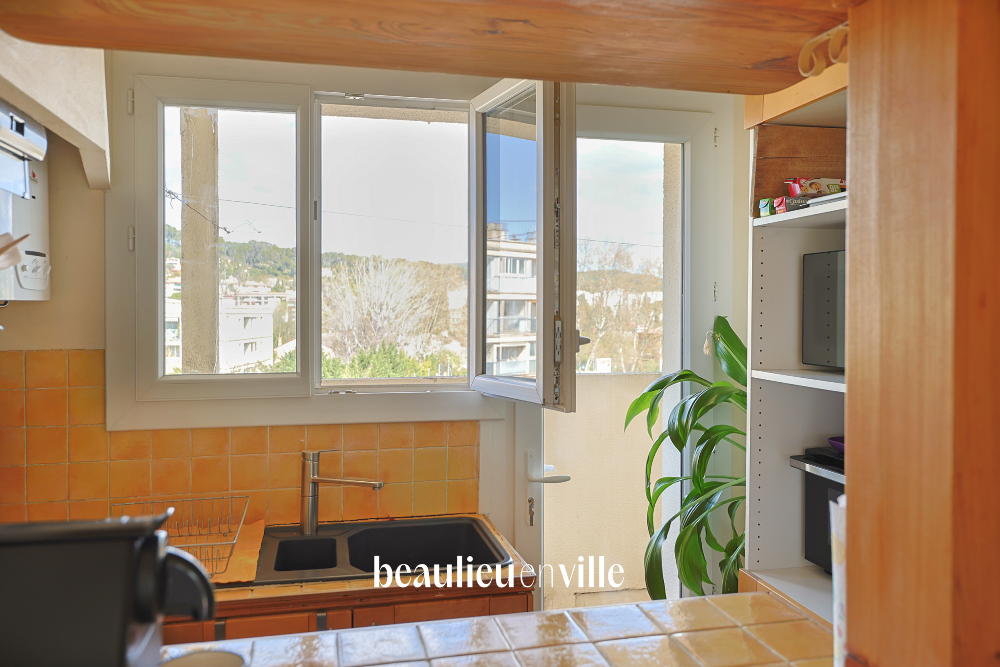 EXCLUSIVITÉ - AIX EN PROVENCE - CENTRE VILLE-APPARTEMENT T3 - BALCON - 65M2 - 295 000€